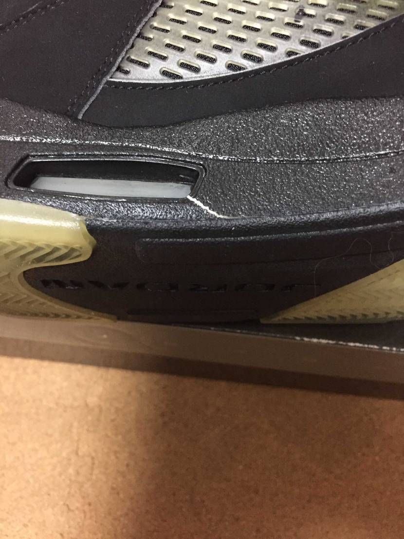 加水分解...
2006年モデルになるのか、黒のナンバリン