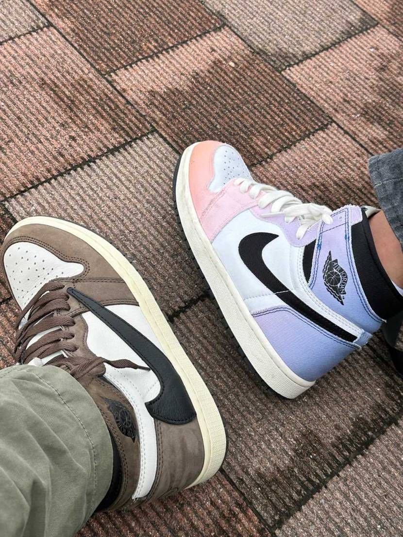 トラヴィスダークモカと緑のカーゴパンツめっちゃあってる