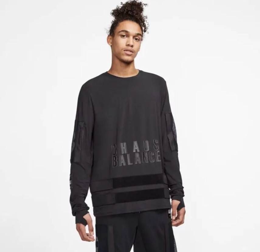 スニーカーと関係ないですが‥‥
NIKEとUNDERCOVERのコラボロンTの