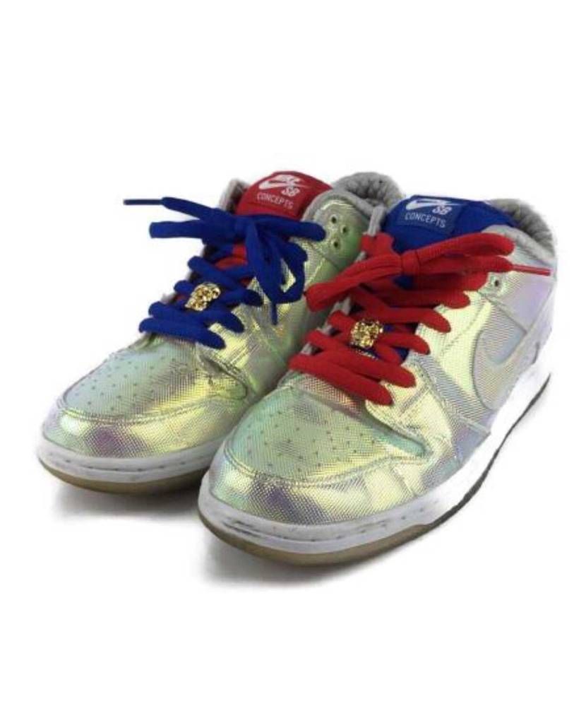 最近、NIKESBが好きになって色々探しているのですがこちらのスニーカーは普段履
