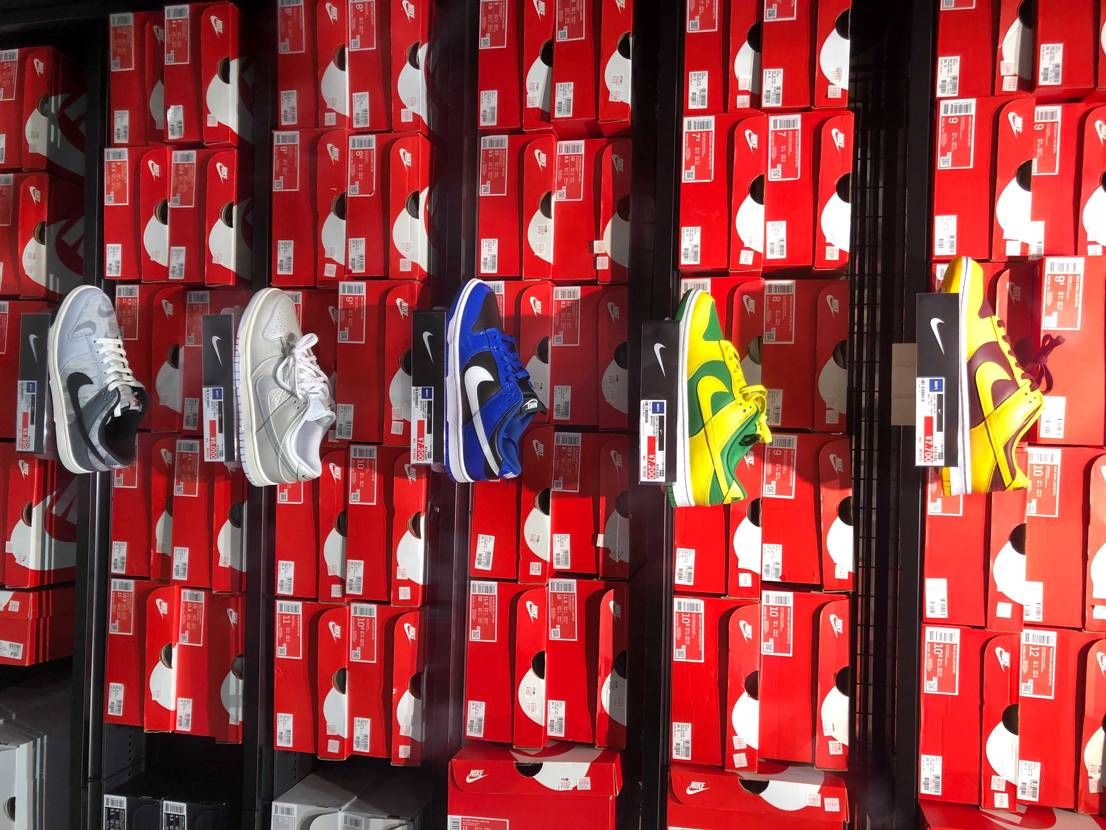 ABCGSのアウトレットでDUNK激安SALE
半額くらい