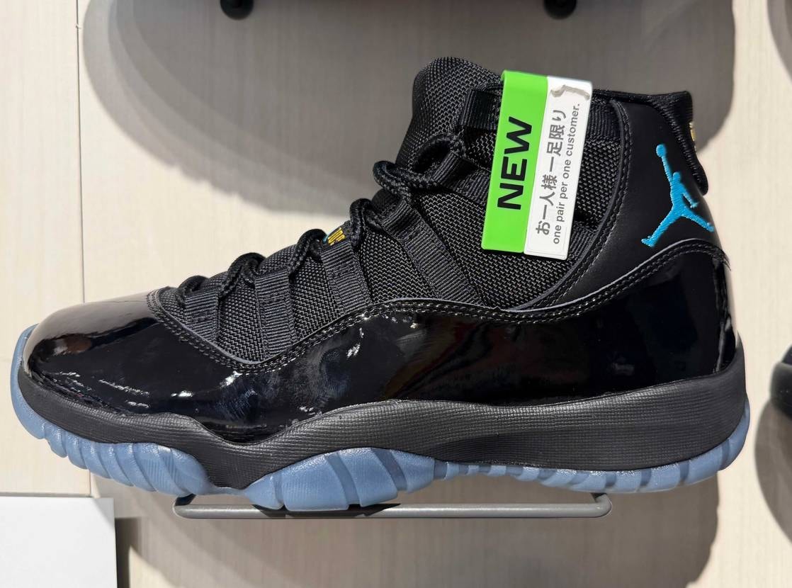 やっぱ、値段がねぇ。。
実物カッコ良いが定価割れを待つ自分