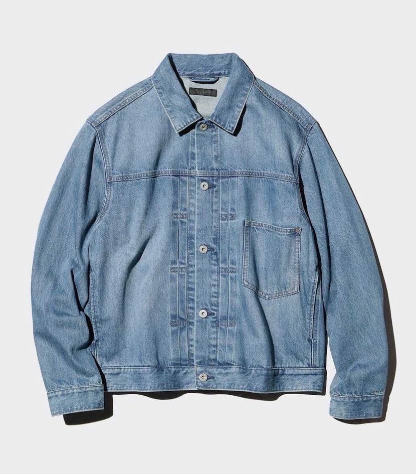 ユニクロ大戦モデル風、余裕で買えますね。生地は、どんな感じでしょうかね？ボタン4