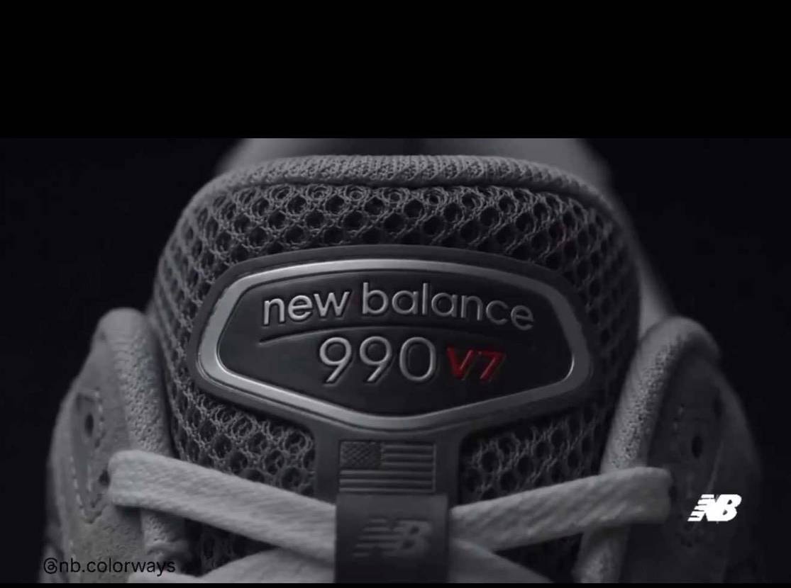 ついに、990V7が！？
見た感じ、V6からマイナーチェンジかな。