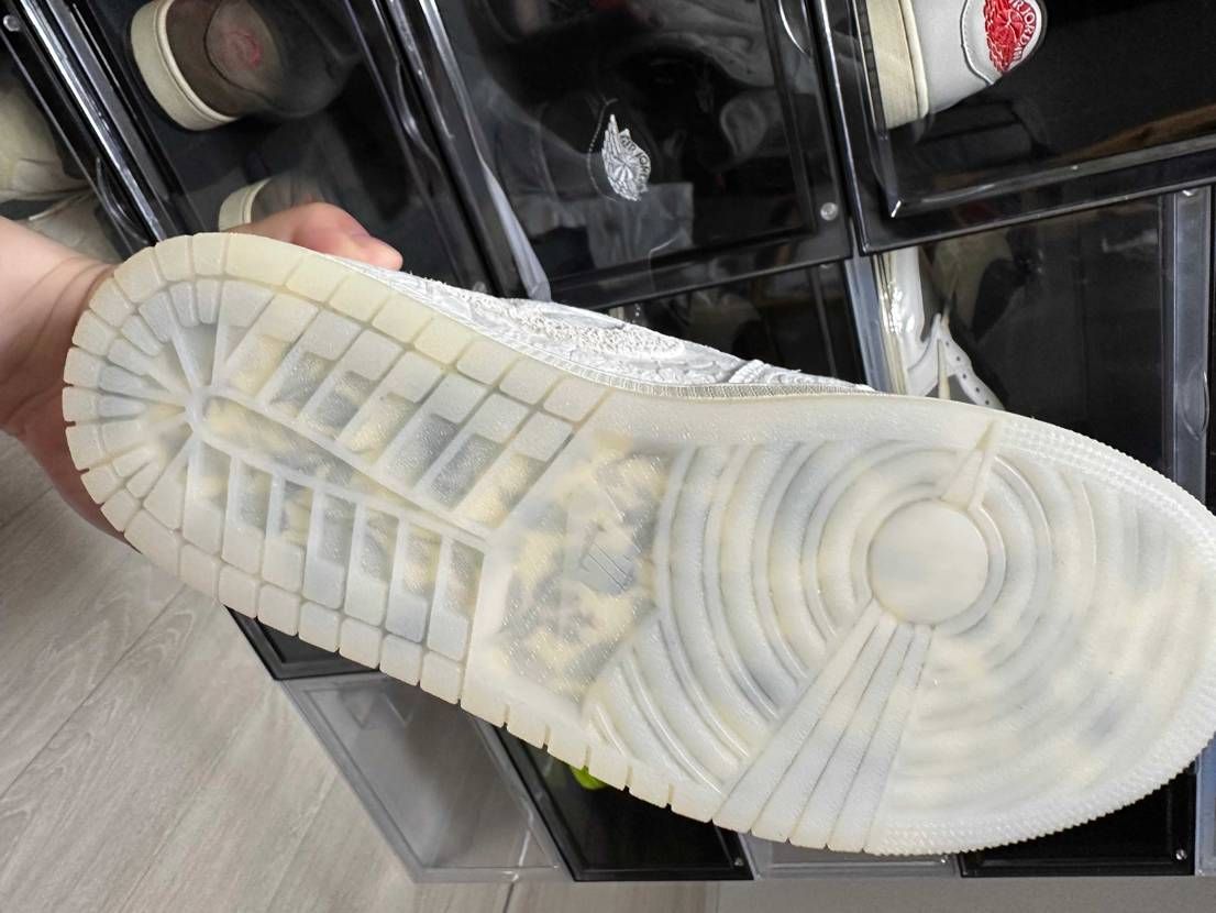 アメリカから購入したスニーカー第2弾
Jordan1 Retro Low -