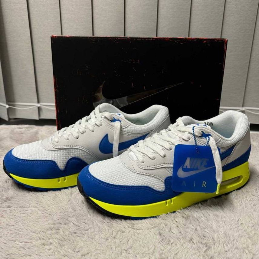仕事から帰宅したら届いてた👟
やっぱボルトカラー好き。
抽選当たり前のよう