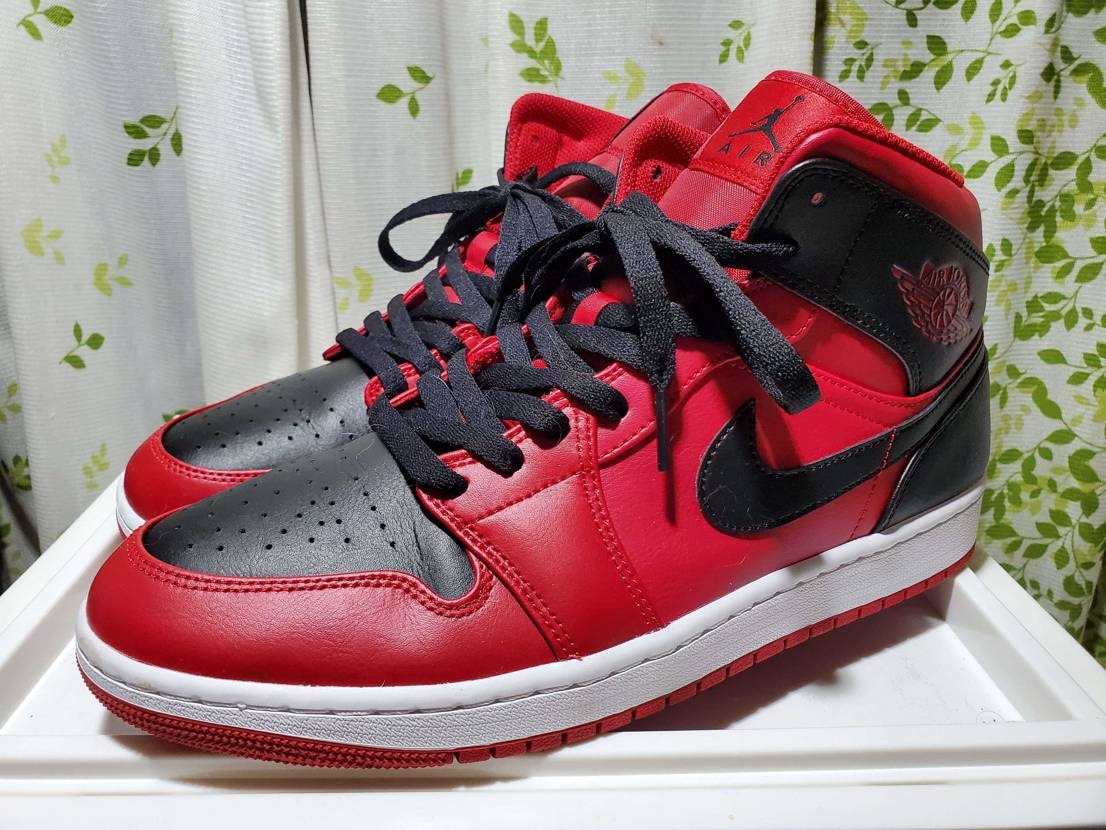 Nike Air Jordan 1 Mid "Reverse Bred"