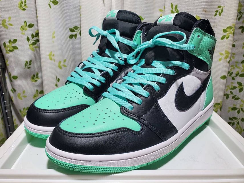 Nike Air Jordan 1 High OG "Green Glow"