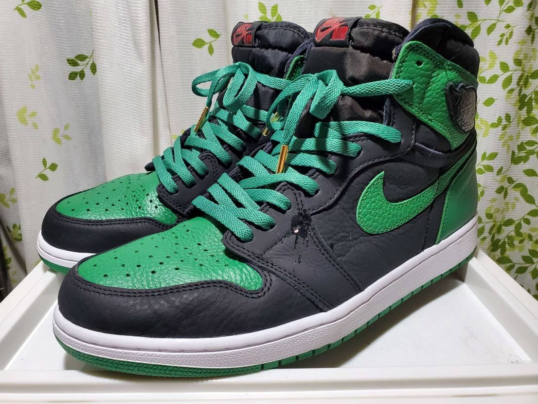 Nike Air Jordan 1 Retro High OG "Black/P
