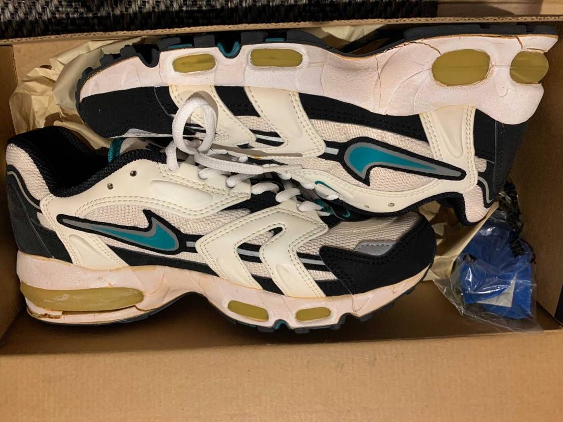 倉庫の掃除をしていたらスニーカーが出てきたのですが、
何というエアマックスかわ