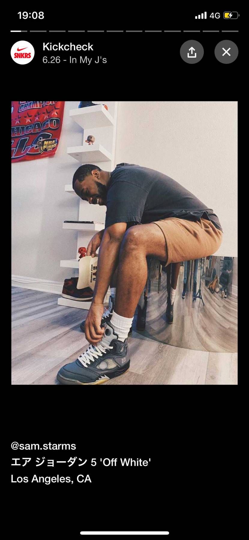 後ろの壁についてるやつどこに売ってるかわかる人いたら教えてください