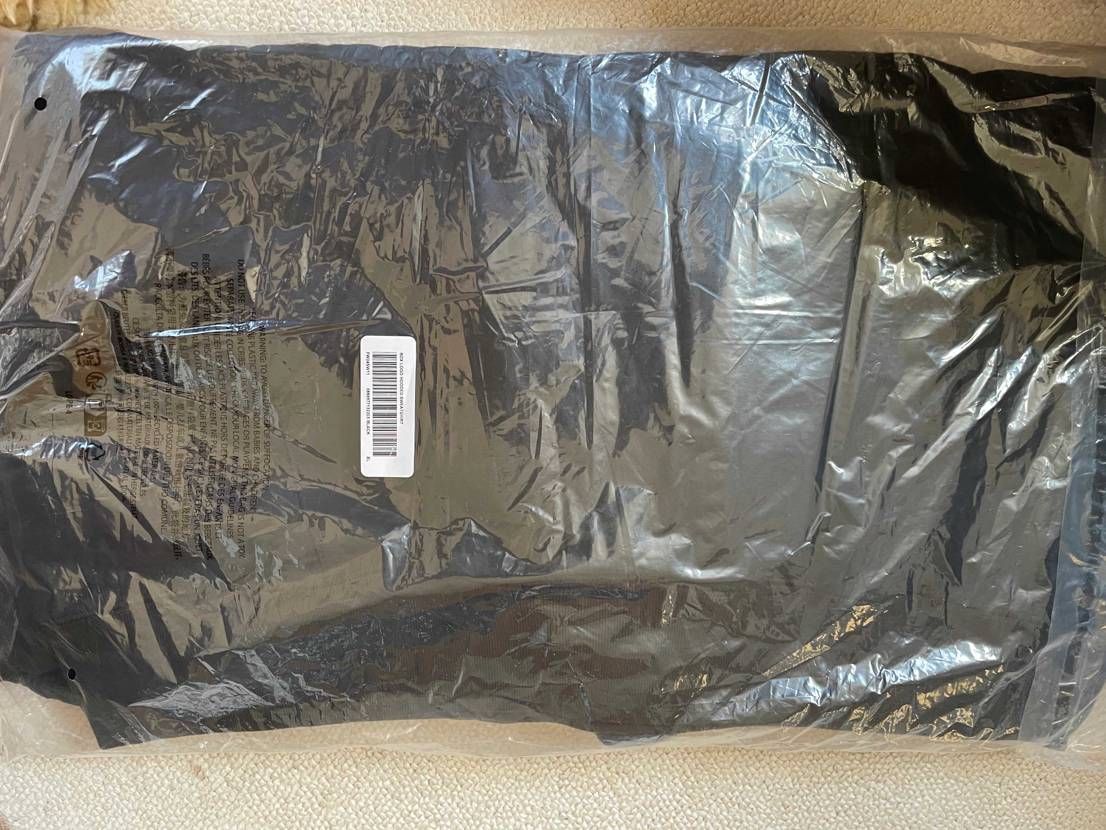 2024box logo hoodieですがこんな袋に入ってた方いますか?
こ
