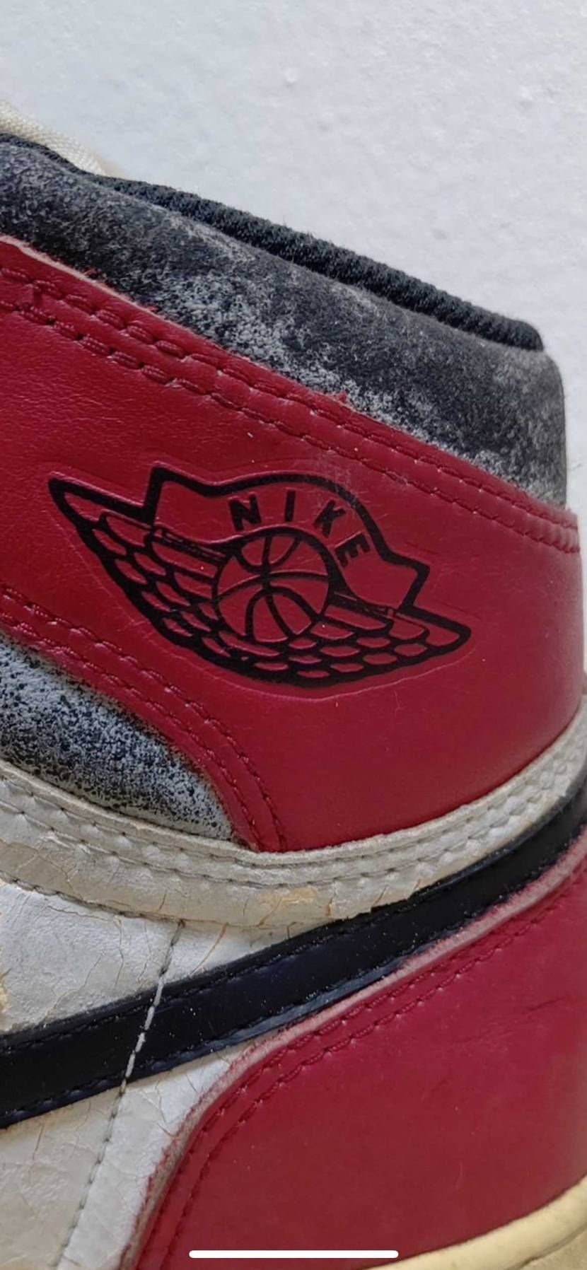 どなたか教えて下さい。
AJ1のウイングロゴの部分がNIK