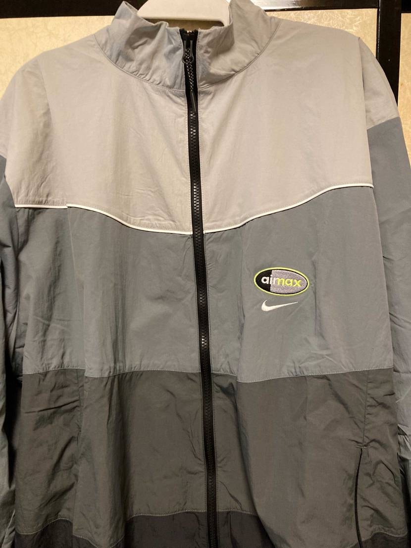 仕事終わりに行ったらGS店舗行ったらジャケットの販売はあったので購入

イエ