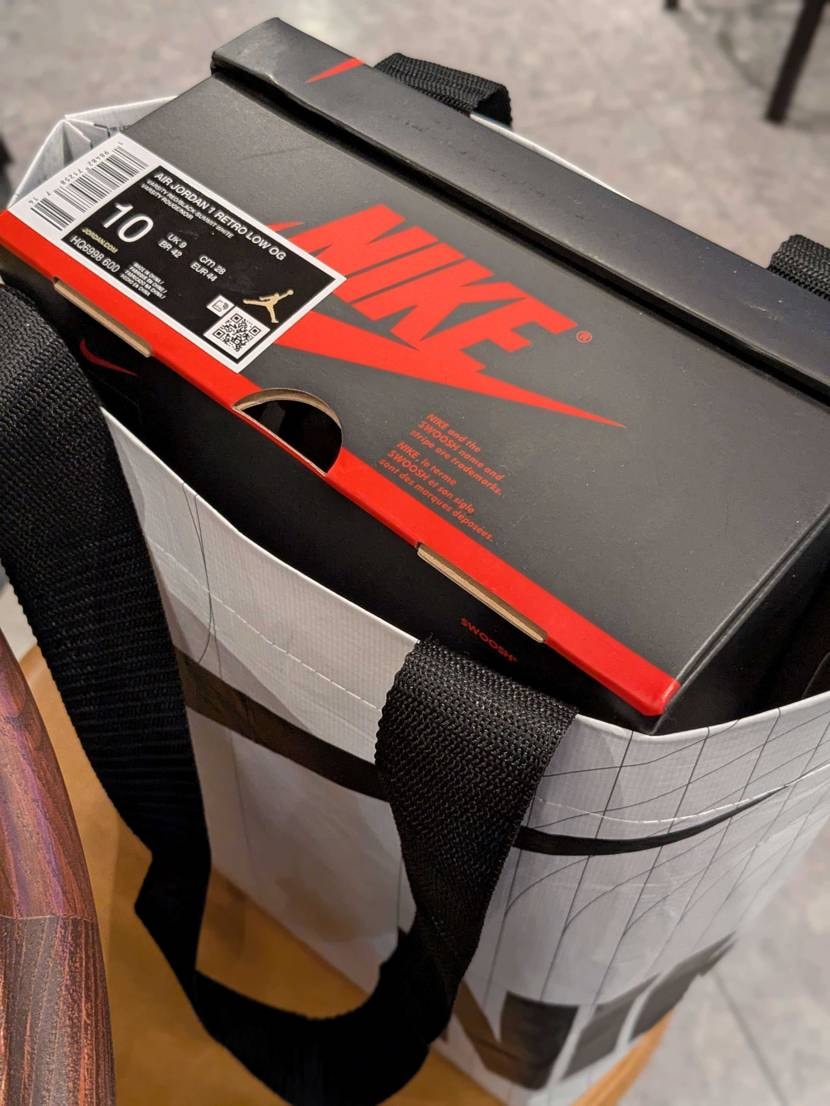 今さっきNIKE梅田で28.0cm買えました！😭
ディスプレイ用28.0と27