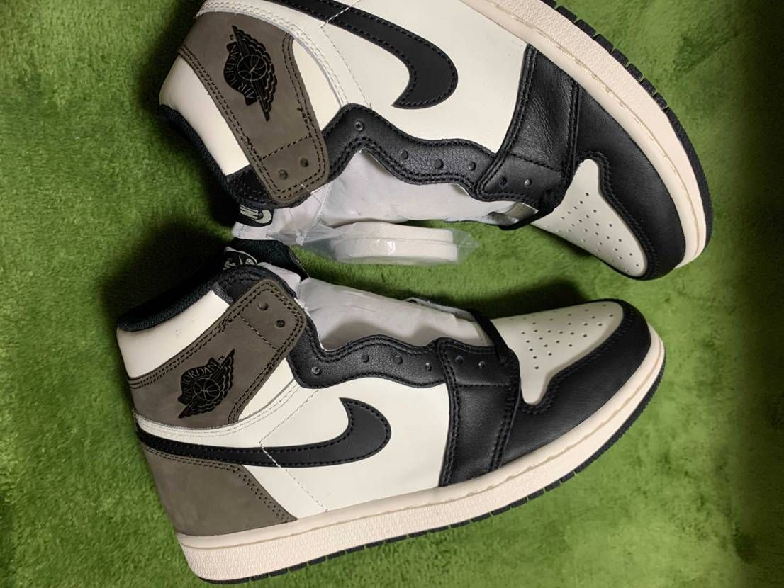 このカラー好きでしょ😆
紐は何色がいいかな