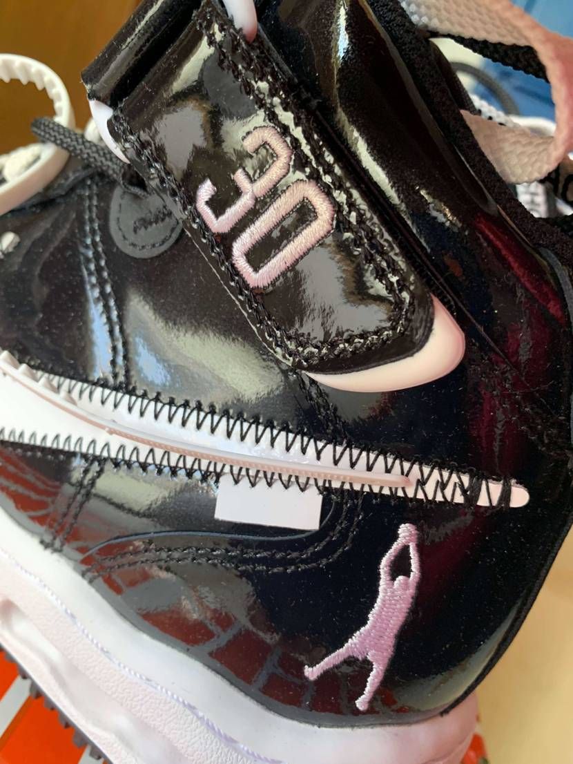 箱がつぶれて届いてちょいショック！まぁ、遠路はるばるだからし