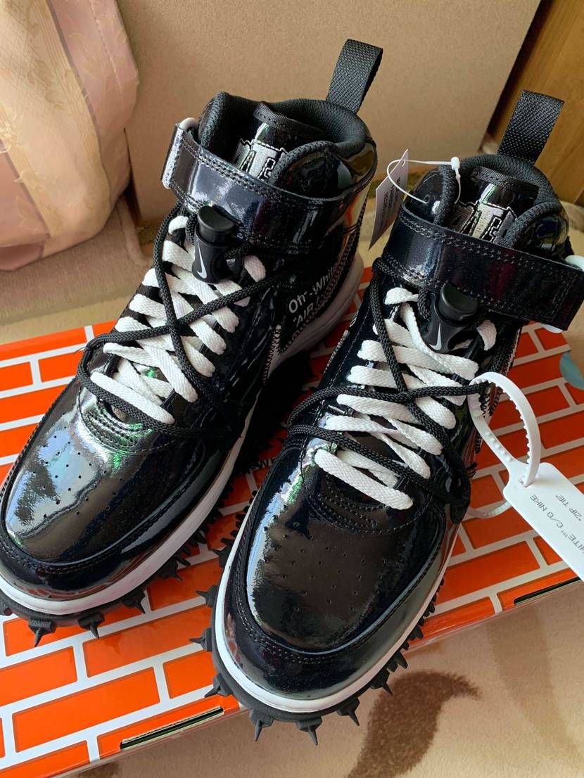 箱がつぶれて届いてちょいショック！まぁ、遠路はるばるだからし