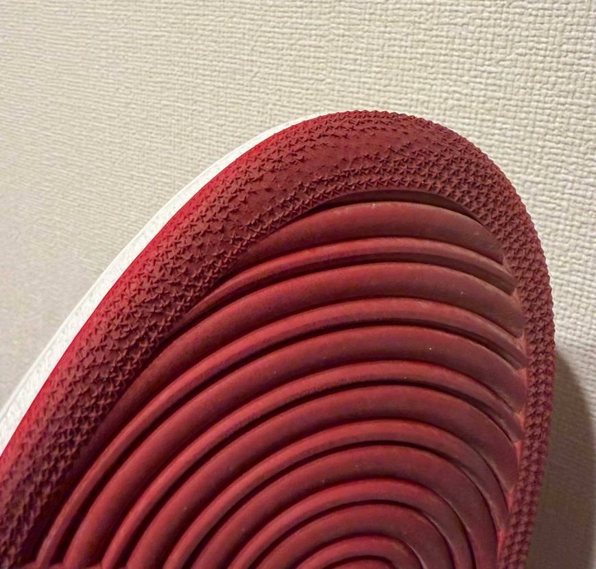 今まで色々履いてきたけど先端の方が削れてきたのは初めて🙄
どんなに履いてもアウ