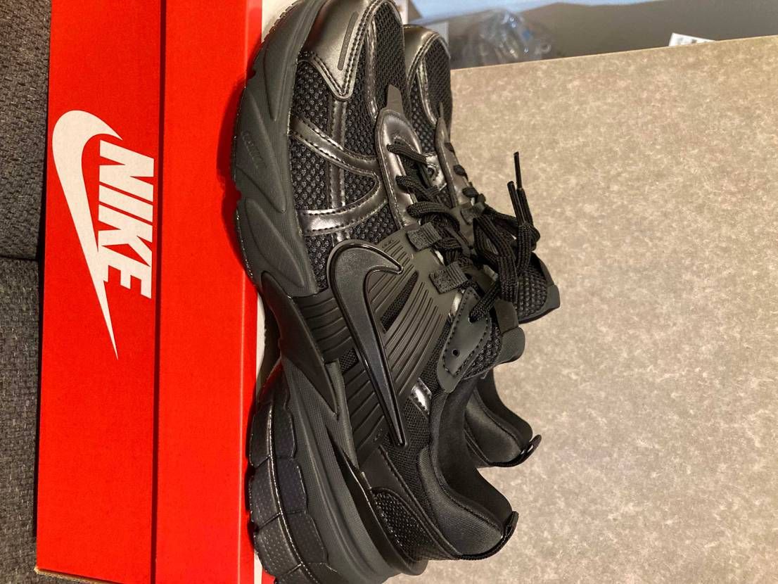 V2Krun!!!スニーカーズで購入しました。
とても見た時にかっこいいと思っ