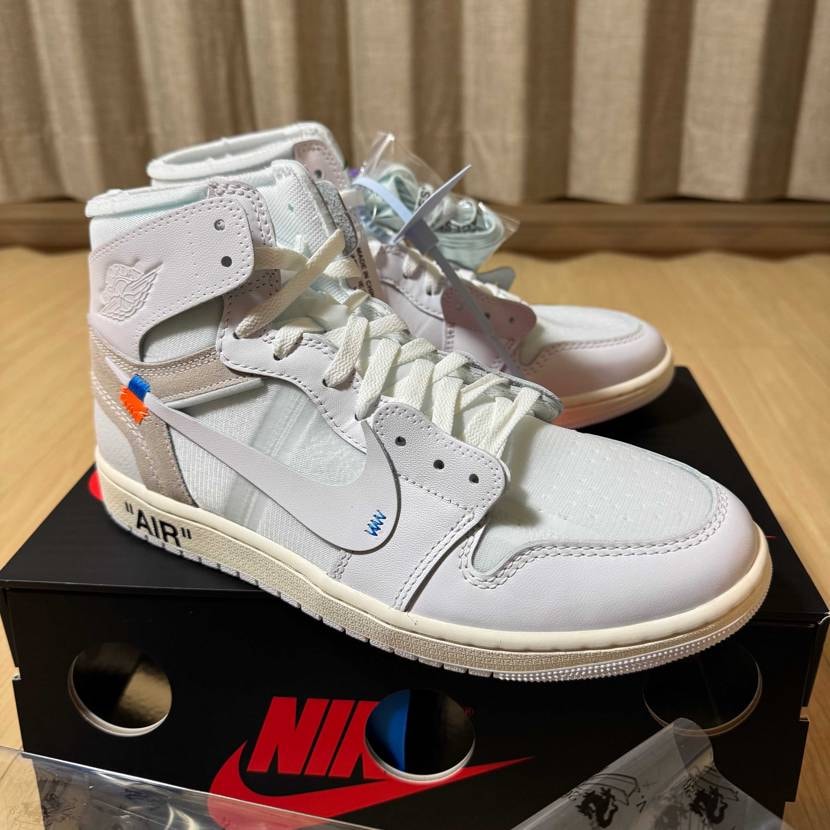 届いたーーーかっけぇーーー
Off White時代と顔合わせ