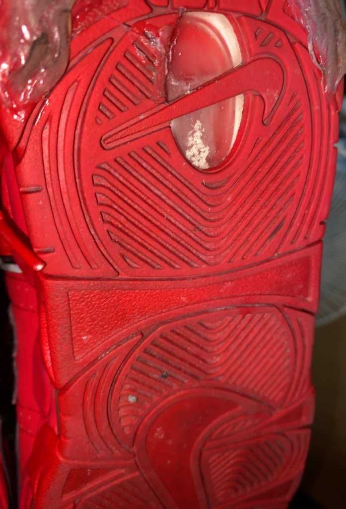 NIKEのモアテンシカゴ中古で買ったんだけど一回履いたらエア