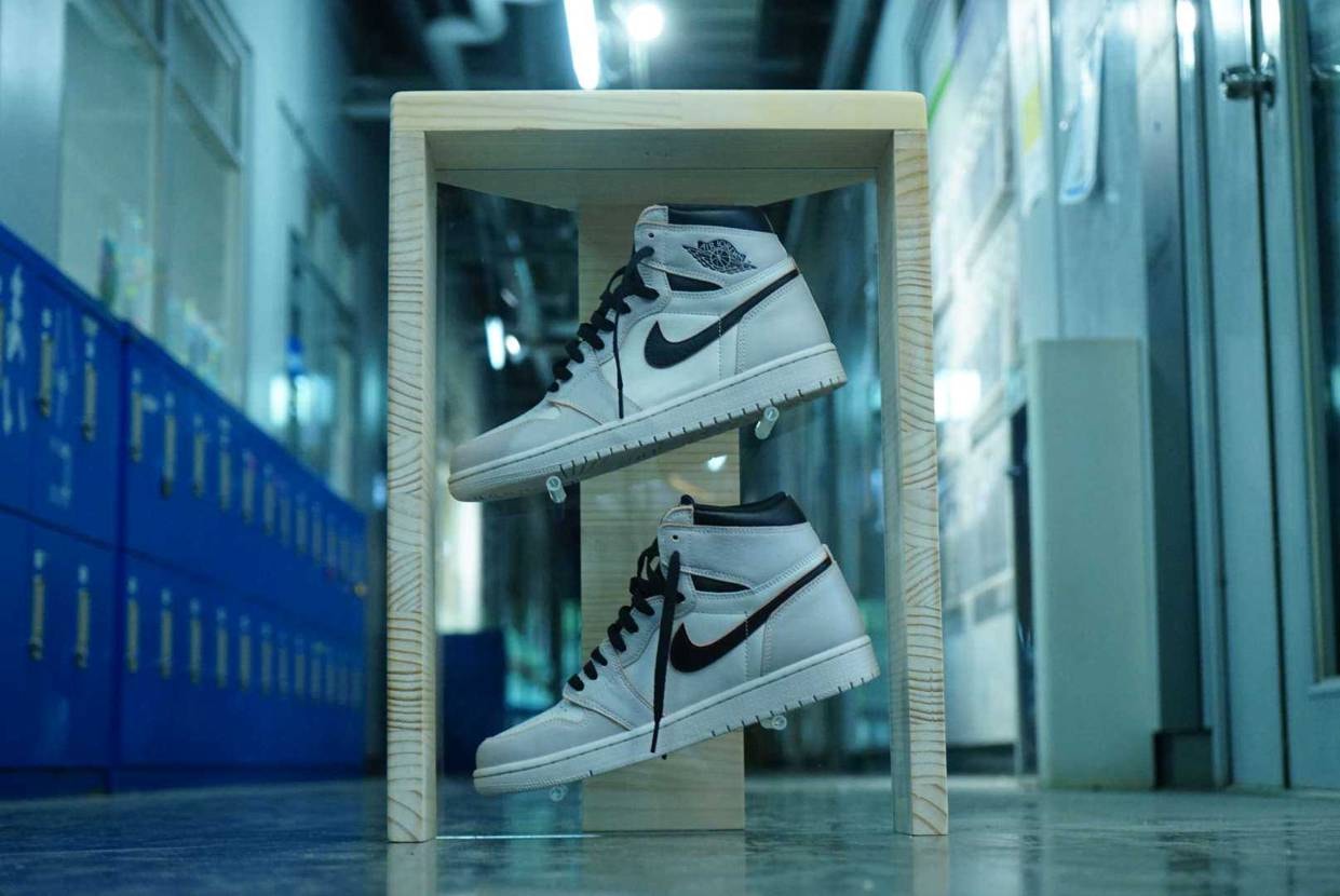 大学の課題でスニーカー好きの人のための家具をデザイン
、製作