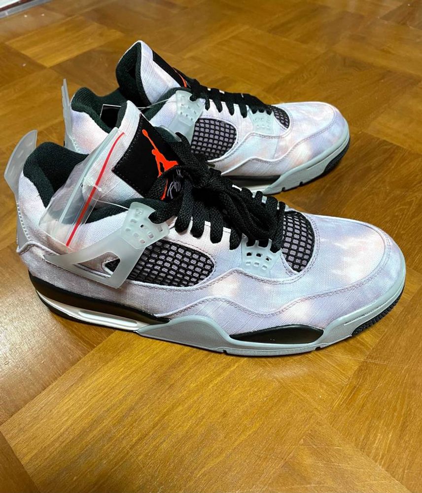 AJ4連発でしたね〜😅
ゼンマスターは、シューレース代が、1100円乗っかっ