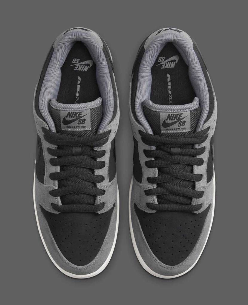 Nike SB Dunk Low PRO"ダークスモークグレイ"
今年のホリデ