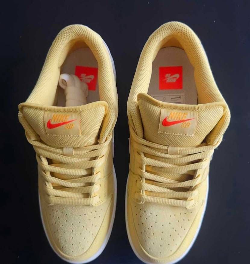 Nike SB Dunk Low "Saturn Gold"
2025comi