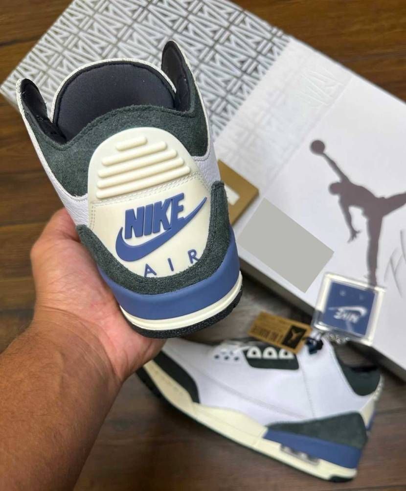 アママニエール✖︎AJ3 "デュフーズド•ブルー" 
20
