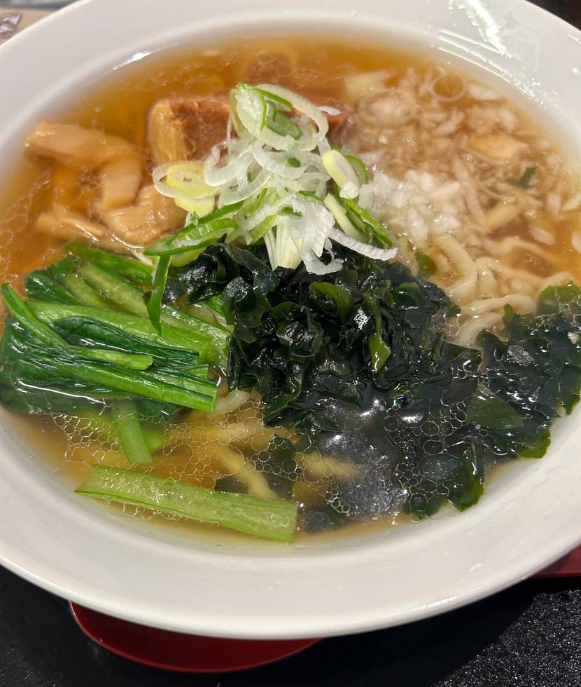 朝からラーメンの並び。
あっさり味が胃に優しかったです。