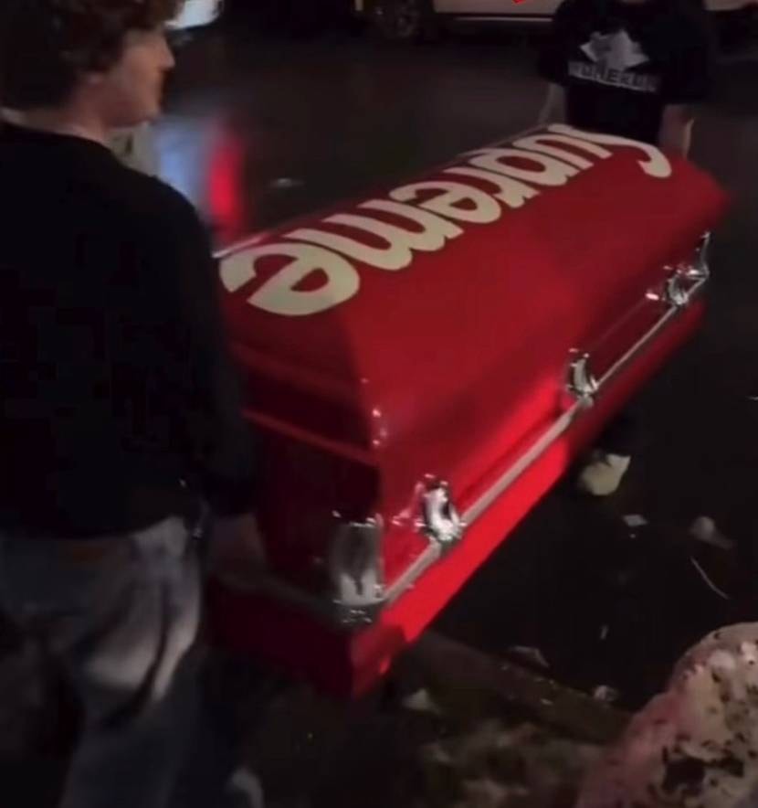 これガチの棺桶だったんですね。