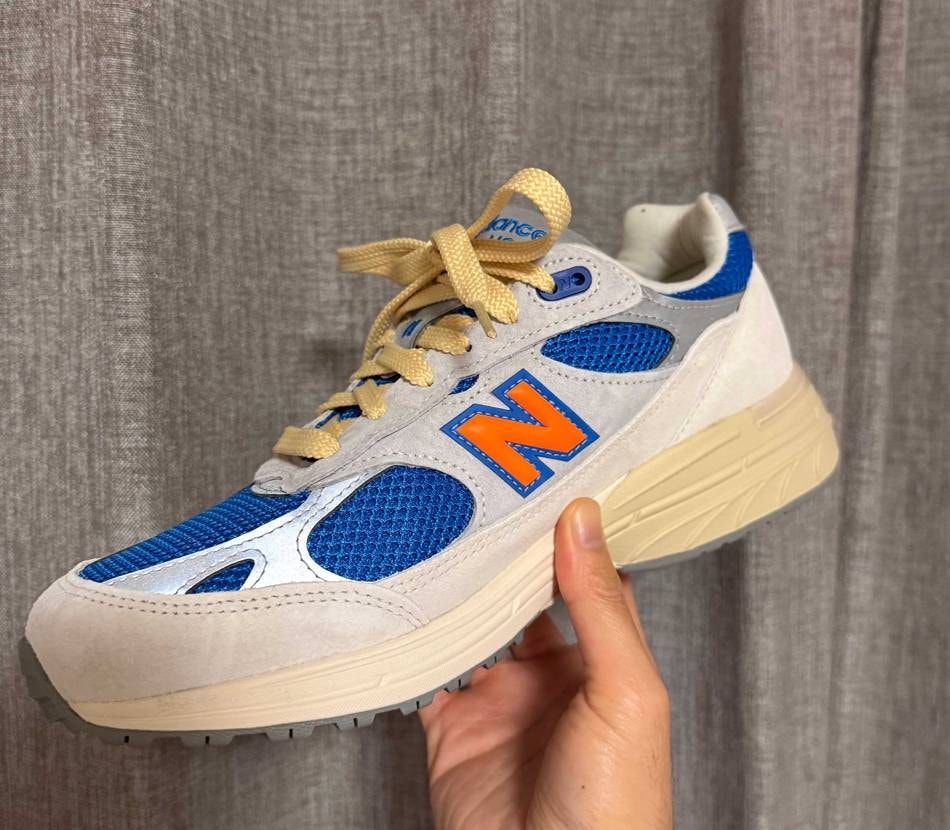 シューレース ベージュもアリか？
純正のシューレースか他メーカーのシューレース