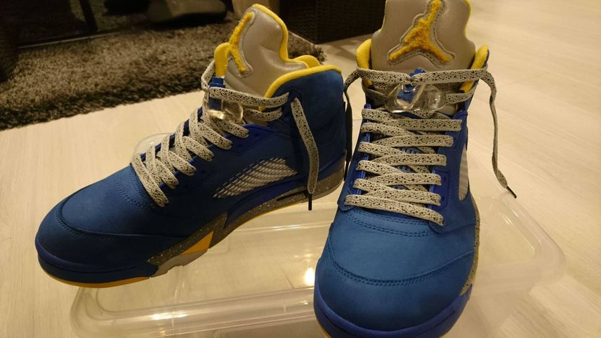AJ5 レイニーのシューレースをklcksrockのセメントグレーに変えてみたら