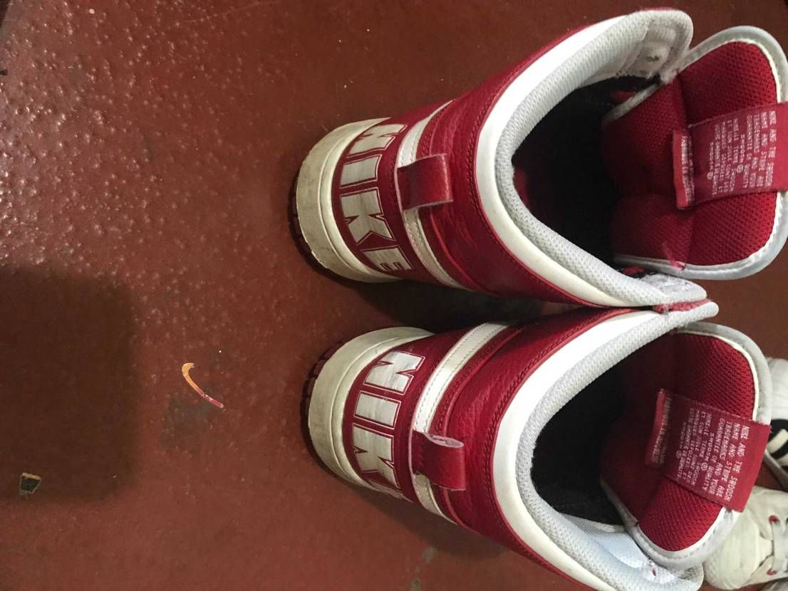 この写真の靴のモデル名というか、詳細をご存知の方いますか？