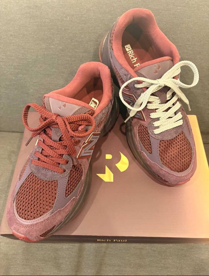 実はjjjjoundv4の前日にアップゼアで購入していたこちら2010
シュー