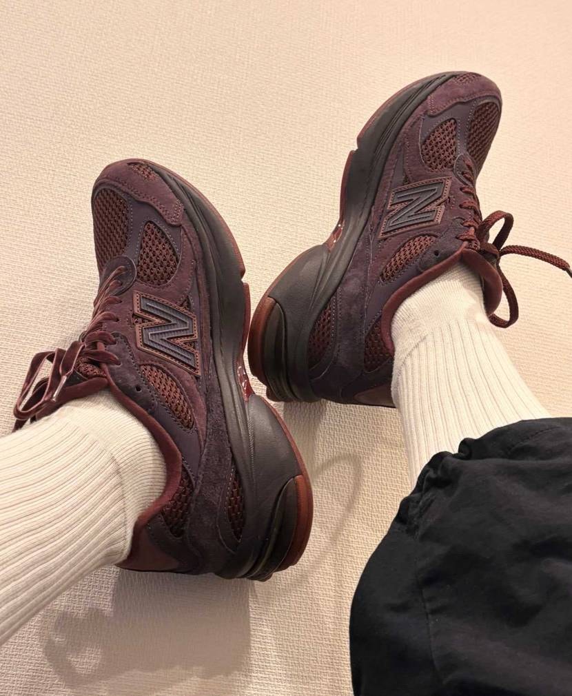 ベロア生地のシューレースが思ってたよりすごくシューズに馴染ん