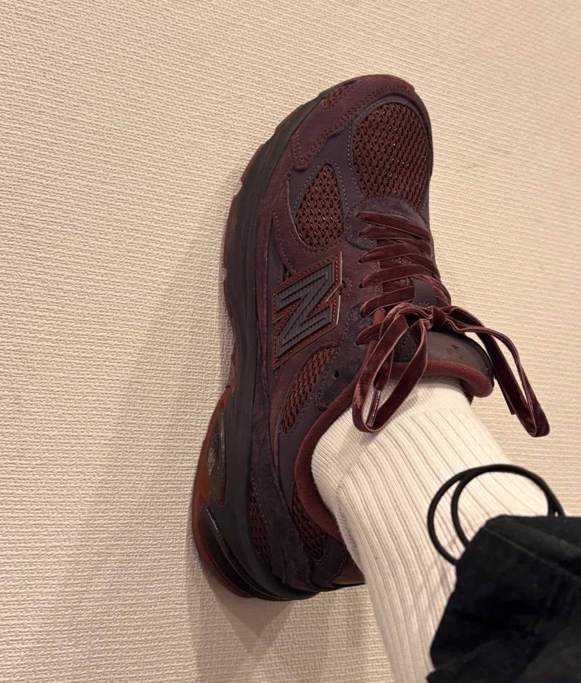 ベロア生地のシューレースが思ってたよりすごくシューズに馴染ん