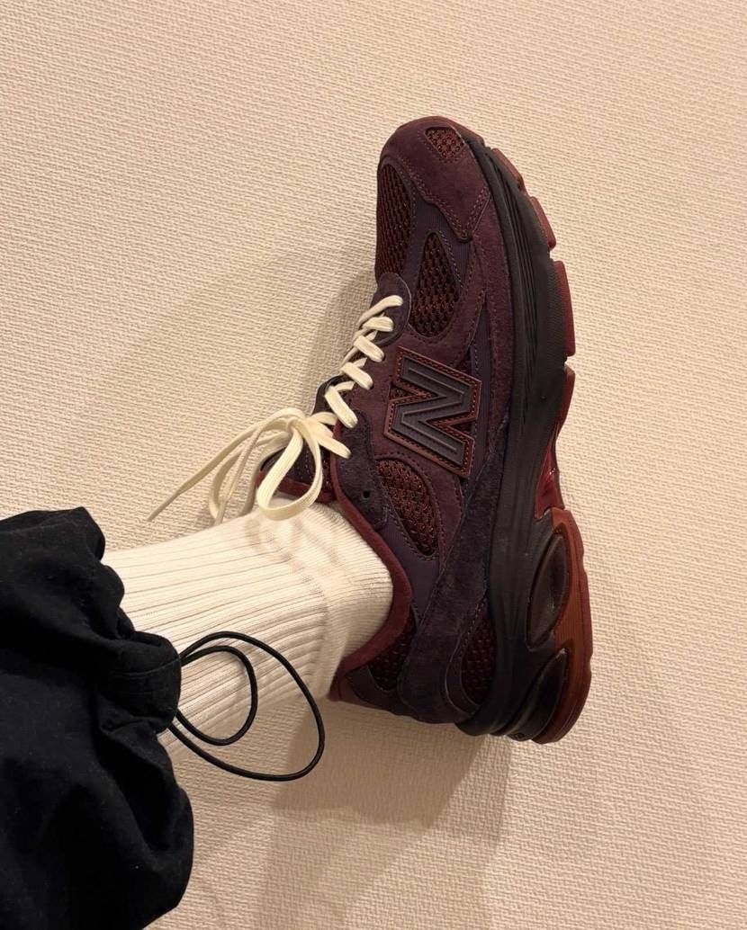 家にあったクリーム色のシューレースを付けてみたら凄く似合ってました🥛