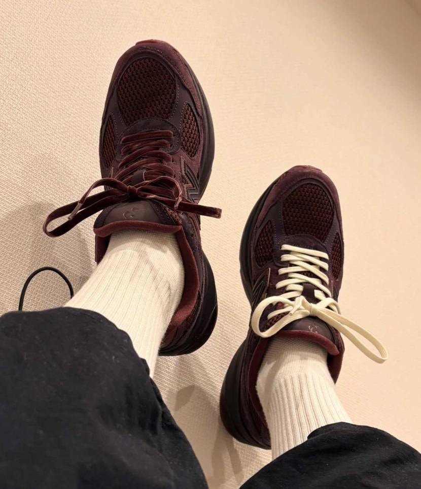 家にあったクリーム色のシューレースを付けてみたら凄く似合って