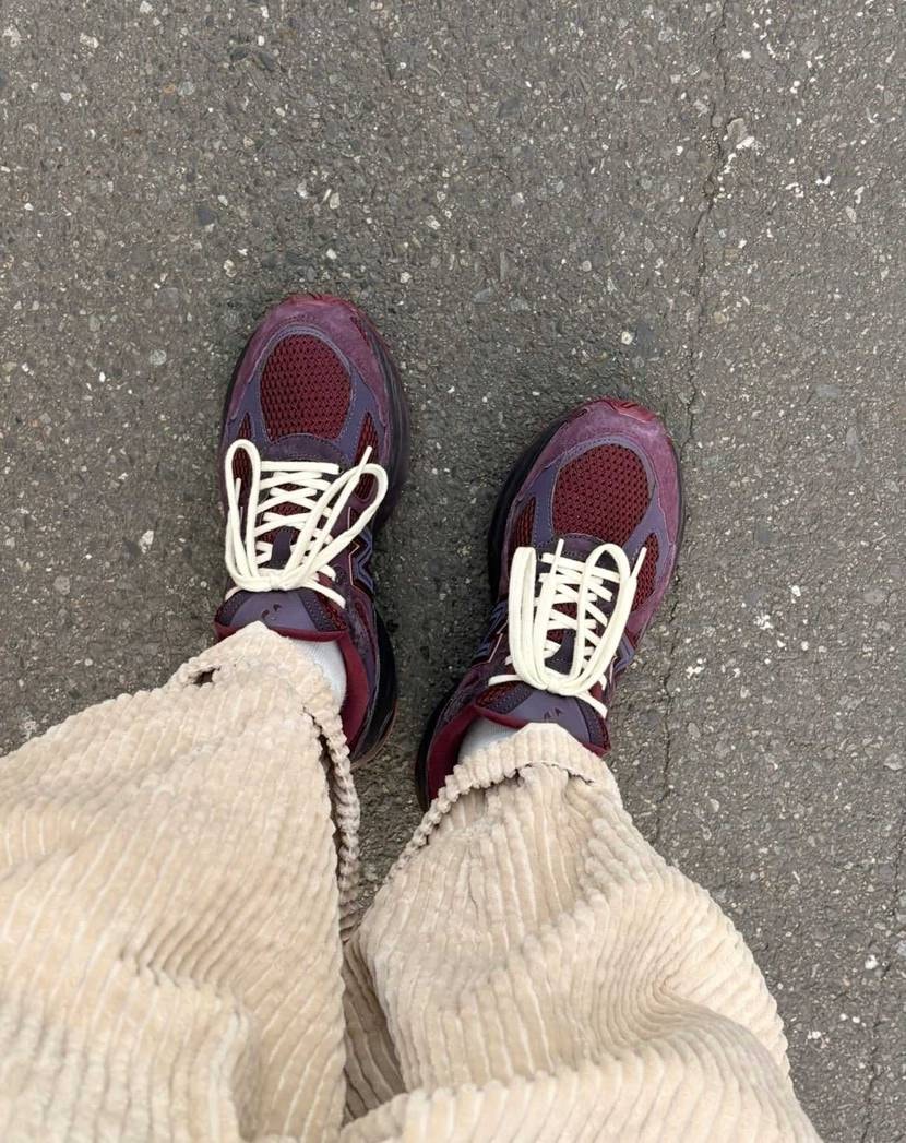 これは日陰で撮った写真です！
この写真だとこのスニーカーが沢山の色の組み合わせ