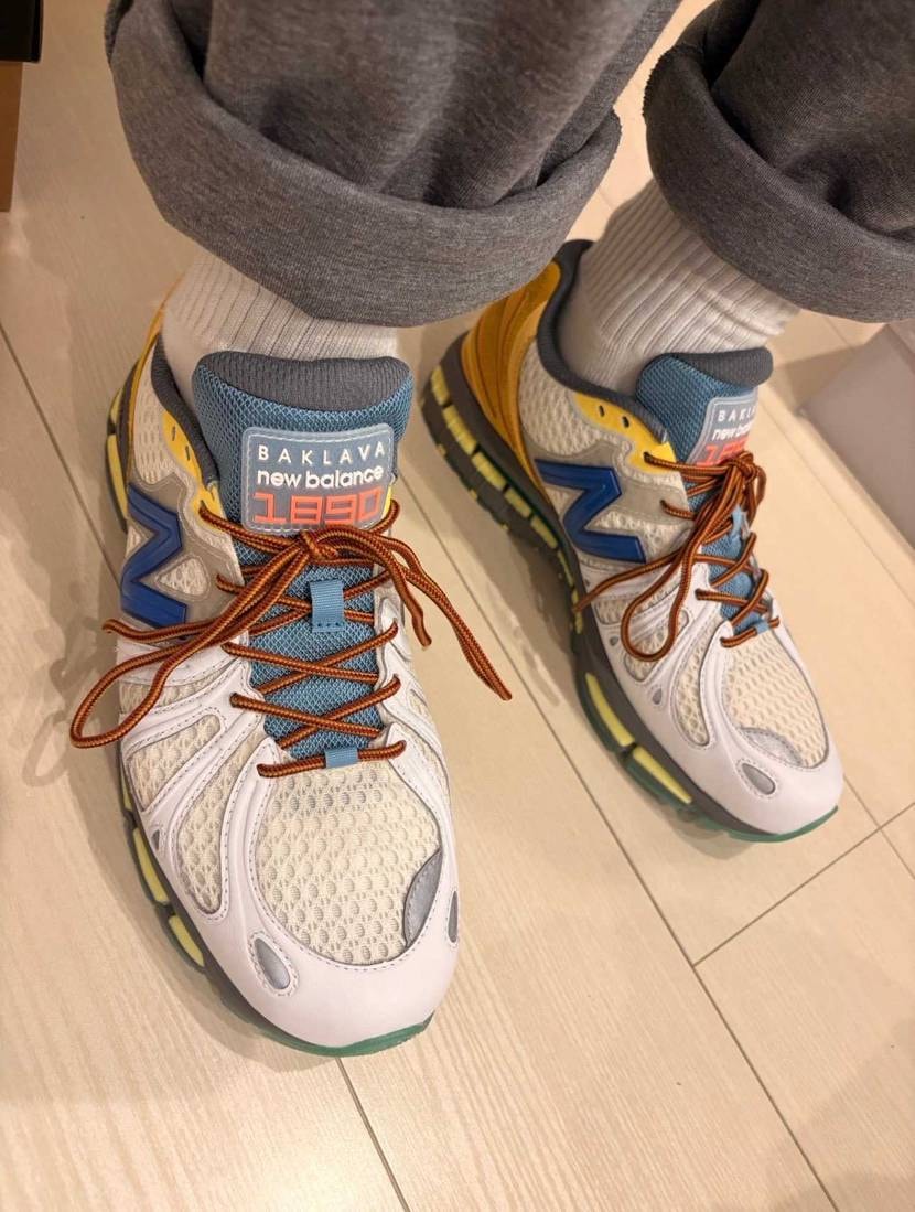 いつも履いてるニューバランスのスニーカーみたいにシューレース