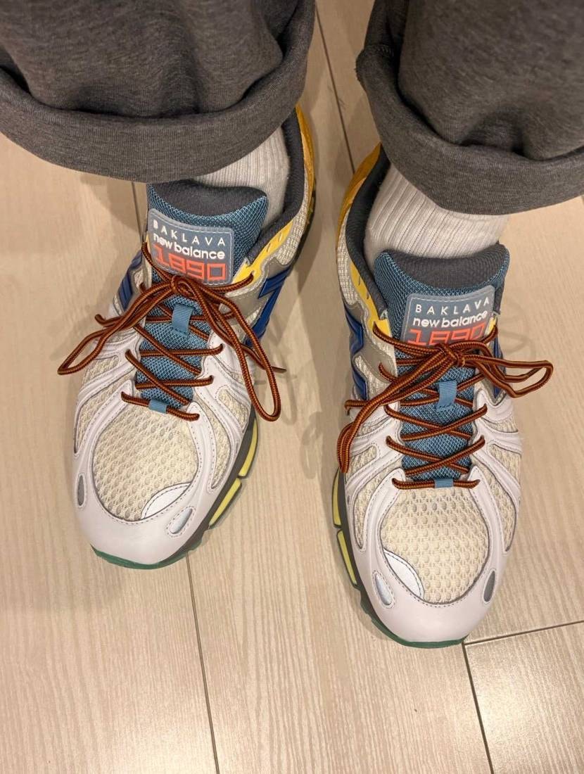 いつも履いてるニューバランスのスニーカーみたいにシューレース