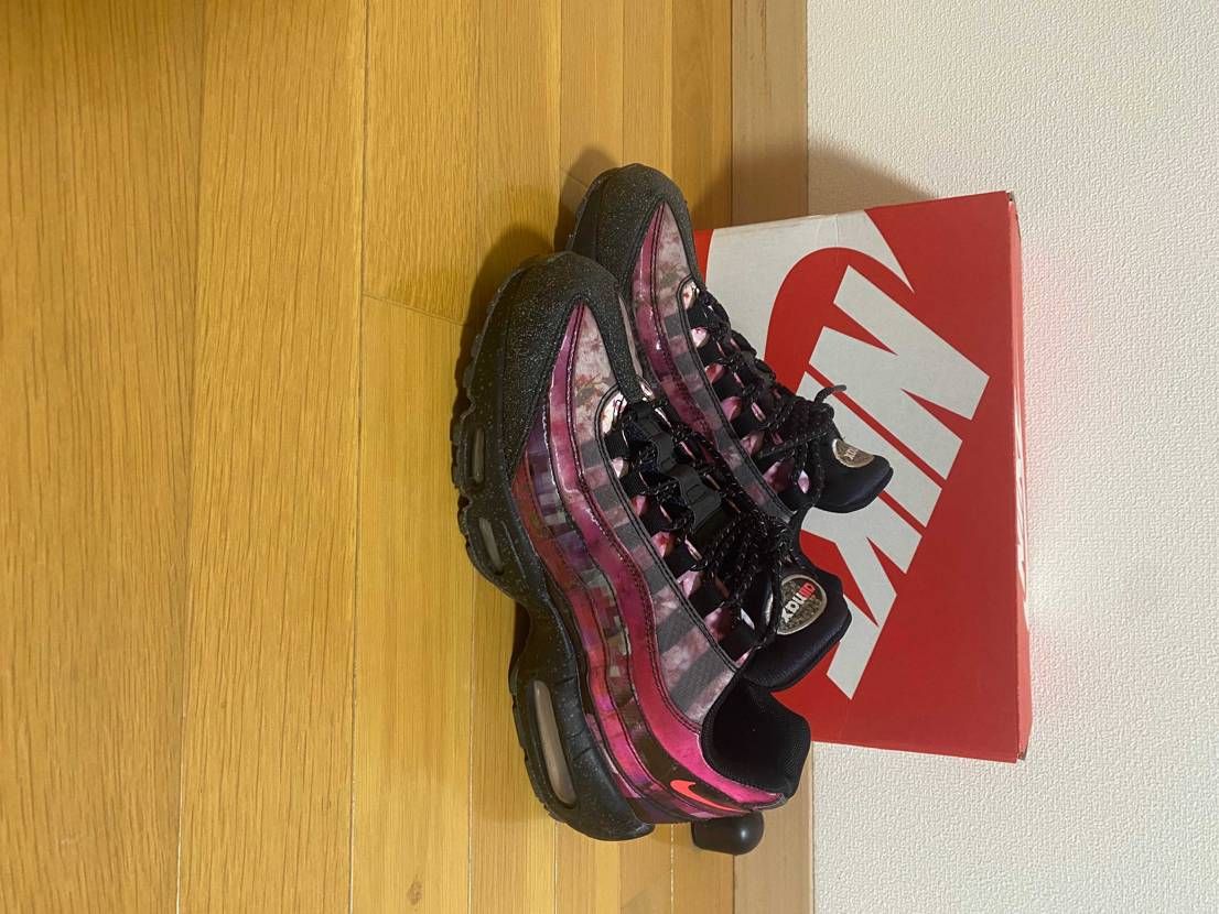 去年の冬に2万で購入したもので、目立った傷や汚れは全くありません、サイズは26.