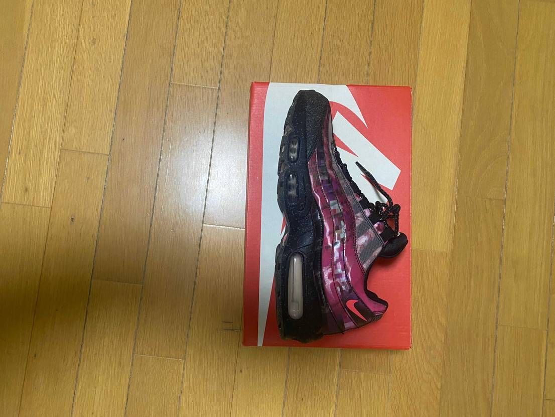 去年の冬に2万で購入したもので、目立った傷や汚れは全くありま