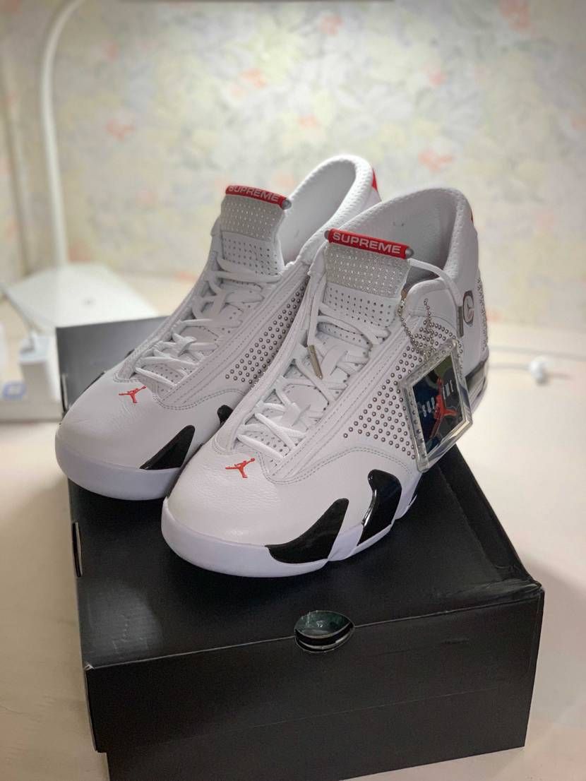 Air Jordan 14 x Supreme
届きました!!
お聞きし