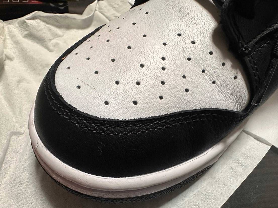 誕プレにくれたdunk low、早々にアッパーをジャッキの持ち手に引っ掛けて傷つ