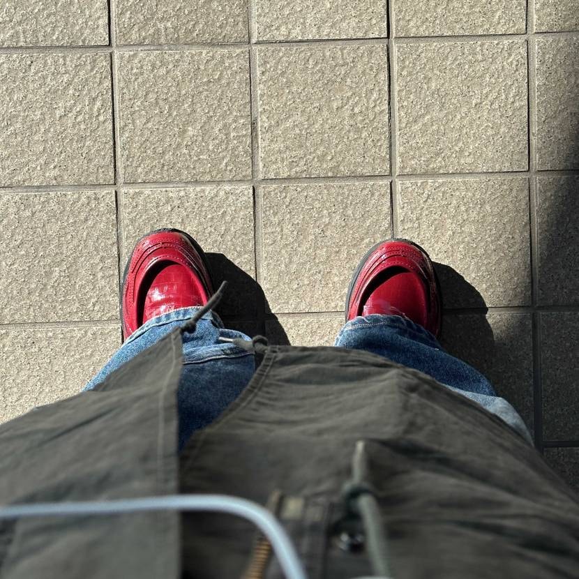 なんとなくNBよったら26.5残っとったから思わず買ってしまった
屋内と外でだ