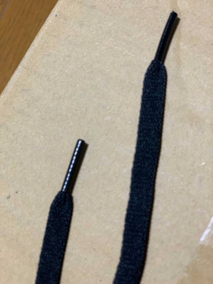 アトモスのオンラインで購入
しかし元からついてた黒紐の長さ